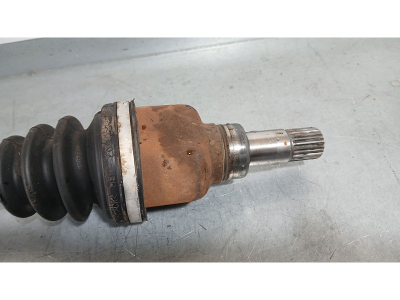 Recambio de transmision delantera izquierda para peugeot 208 i (ca_, cc_) 1.2 vti 82 referencia OEM IAM 9803959580  