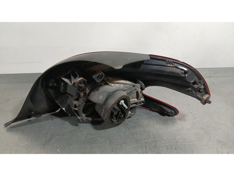 Recambio de piloto trasero izquierdo para peugeot 208 i (ca_, cc_) 1.2 vti 82 referencia OEM IAM 9825601280  