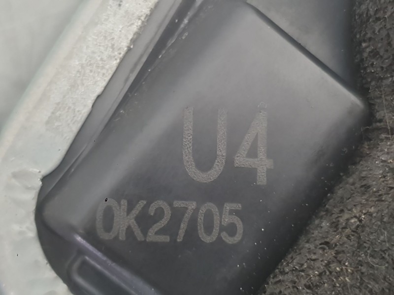 Recambio de cerradura puerta trasera izquierda para lexus is ii (_e2_) 200d (ale20_) referencia OEM IAM 6906053040  