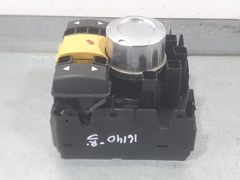 Recambio de mando multifuncion para land rover range rover sport v8 td first edition referencia OEM IAM YUD501770  