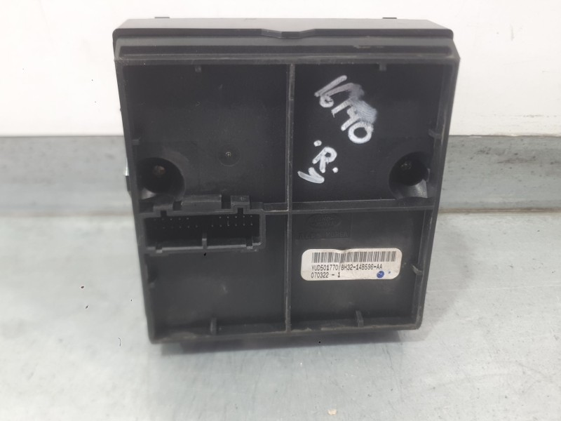 Recambio de mando multifuncion para land rover range rover sport v8 td first edition referencia OEM IAM YUD501770  