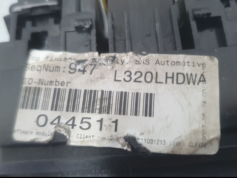 Recambio de mando multifuncion para land rover range rover sport v8 td first edition referencia OEM IAM YUD501770  