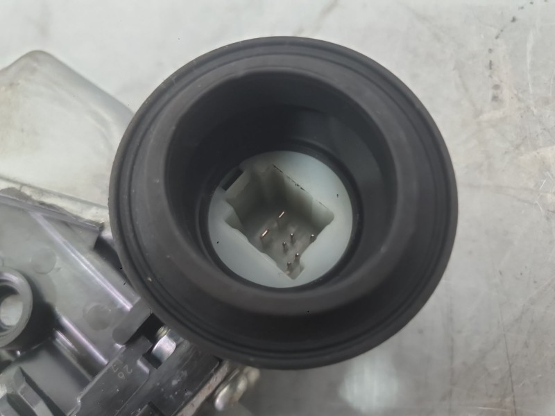Recambio de elevalunas trasero izquierdo para lexus is ii (_e2_) 200d (ale20_) referencia OEM IAM 8571053060 0620201501 DENSO