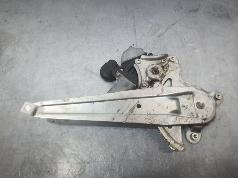 Recambio de elevalunas trasero izquierdo para lexus is ii (_e2_) 200d (ale20_) referencia OEM IAM 8571053060 0620201501 DENSO