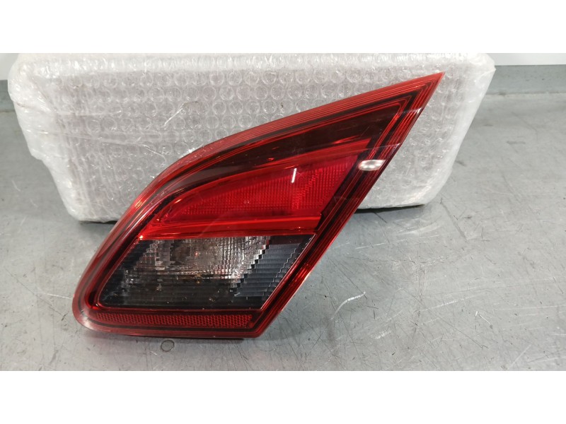 Recambio de piloto trasero derecho interior para opel corsa e (x15) 1.4 turbo (08, 68) referencia OEM IAM 13454501  