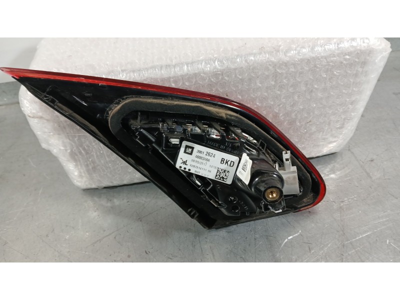 Recambio de piloto trasero derecho interior para opel corsa e (x15) 1.4 turbo (08, 68) referencia OEM IAM 13454501  