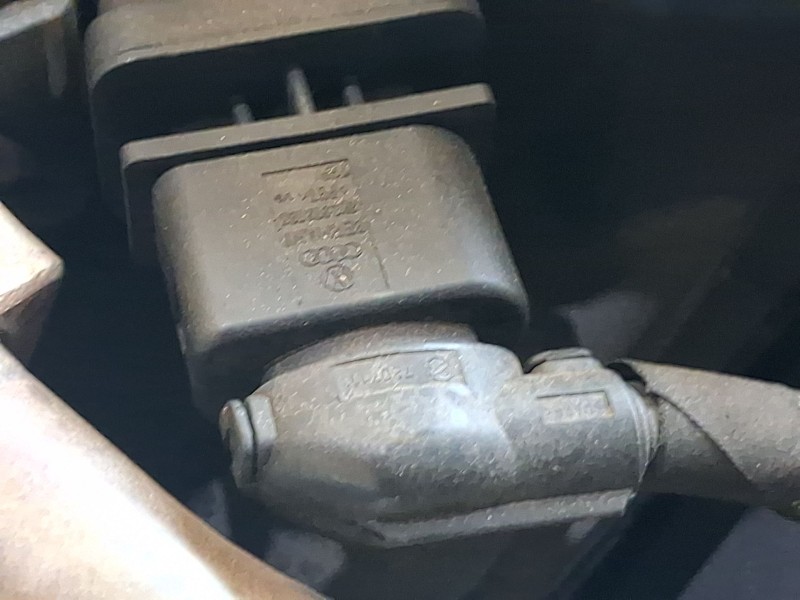 Recambio de caudalimetro para audi a5 sportback (8ta) 2.0 tdi referencia OEM IAM 03G906461C  