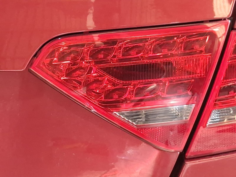 Recambio de piloto trasero derecho interior para audi a5 sportback (8ta) 2.0 tdi referencia OEM IAM 8T0945094A  