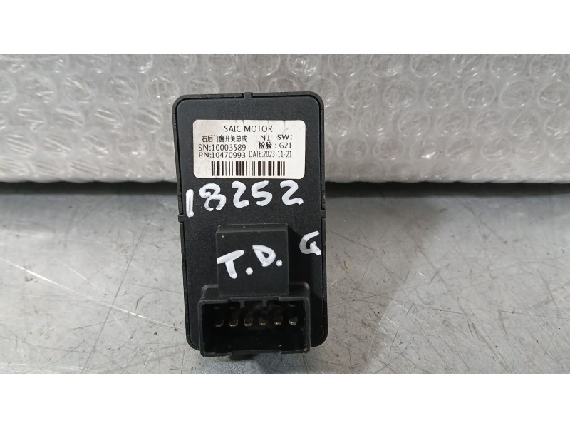Recambio de mando elevalunas trasero derecho para mg zs suv (azs1) 1.5 vti referencia OEM IAM 10470993  