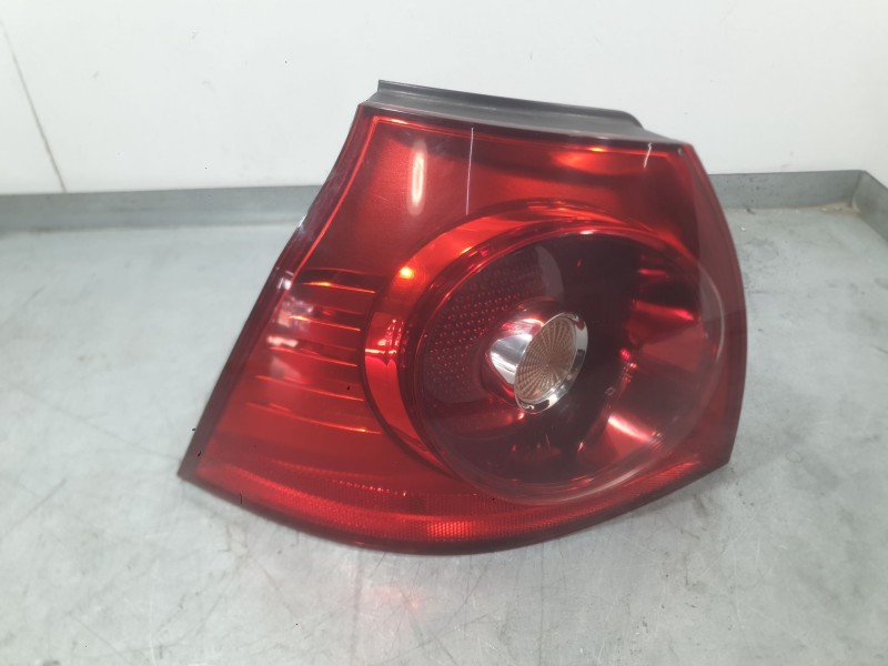 Recambio de piloto trasero izquierdo exterior para volkswagen golf v (1k1) 2.0 tdi referencia OEM IAM 1K6945095AA  