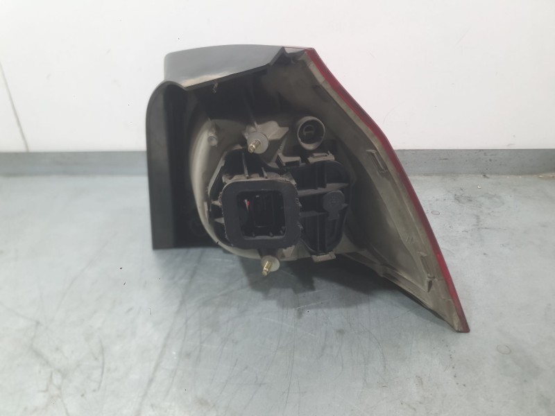 Recambio de piloto trasero izquierdo exterior para volkswagen golf v (1k1) 2.0 tdi referencia OEM IAM 1K6945095AA  