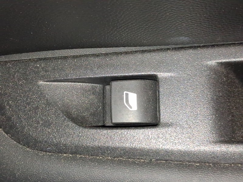 Recambio de mando elevalunas trasero derecho para peugeot 208 ii (ub_, up_, uw_, uj_) 1.2 puretech 100 referencia OEM IAM 980448