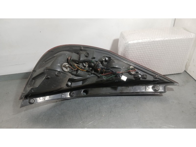 Recambio de piloto trasero derecho para hyundai i30 (fd) 1.4 referencia OEM IAM 924022L010  
