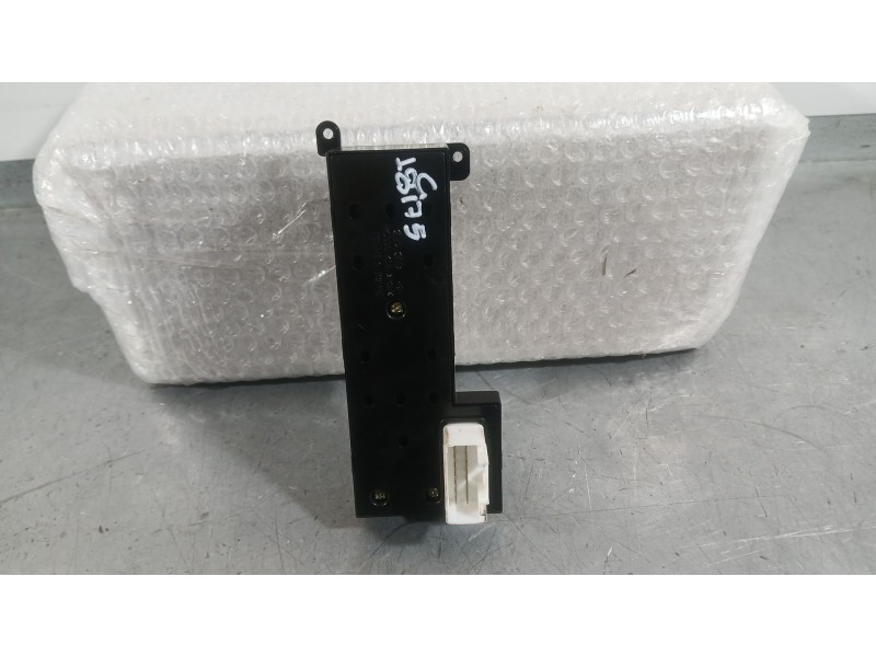 Recambio de mando elevalunas delantero izquierdo para hyundai i30 (fd) 1.4 referencia OEM IAM 935702L000  