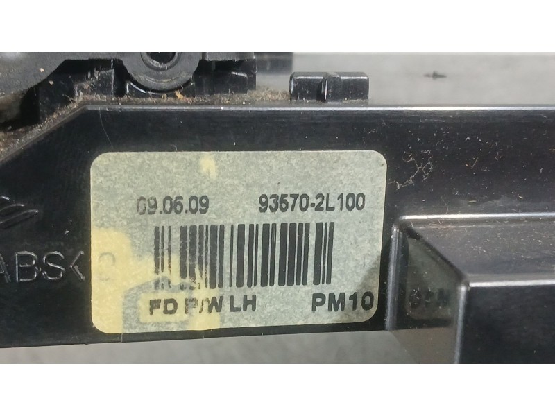Recambio de mando elevalunas delantero izquierdo para hyundai i30 (fd) 1.4 referencia OEM IAM 935702L000  