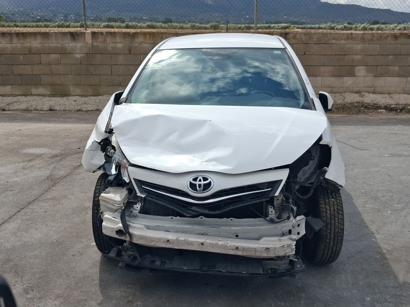 toyota yaris (_p13_) del año 2013