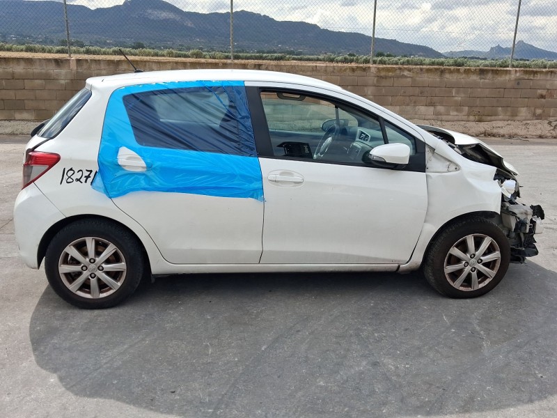 toyota yaris (_p13_) del año 2013