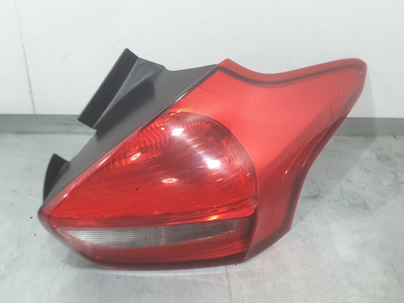 Recambio de piloto trasero derecho para ford focus iii 1.0 ecoboost referencia OEM IAM 1906354  