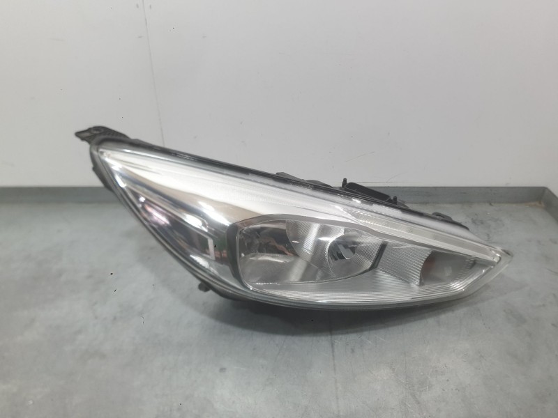 Recambio de faro derecho para ford focus iii 1.0 ecoboost referencia OEM IAM 2060588  