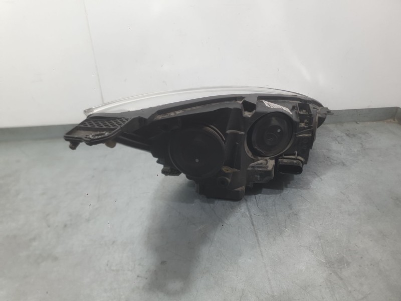 Recambio de faro izquierdo para ford focus iii 1.0 ecoboost referencia OEM IAM 2060614  