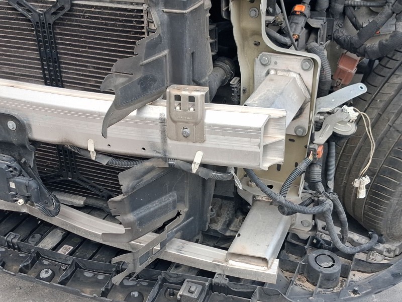 Recambio de refuerzo paragolpes delantero para peugeot 3008 ii suv (mc_, mr_, mj_, m4_) 1.5 bluehdi 130 referencia OEM IAM 98245