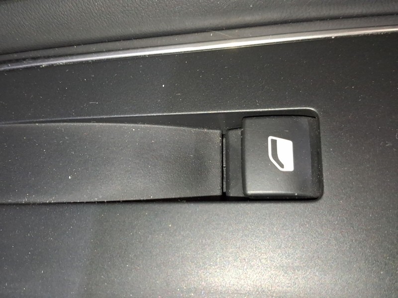 Recambio de mando elevalunas delantero derecho para peugeot 3008 ii suv (mc_, mr_, mj_, m4_) 1.5 bluehdi 130 referencia OEM IAM 