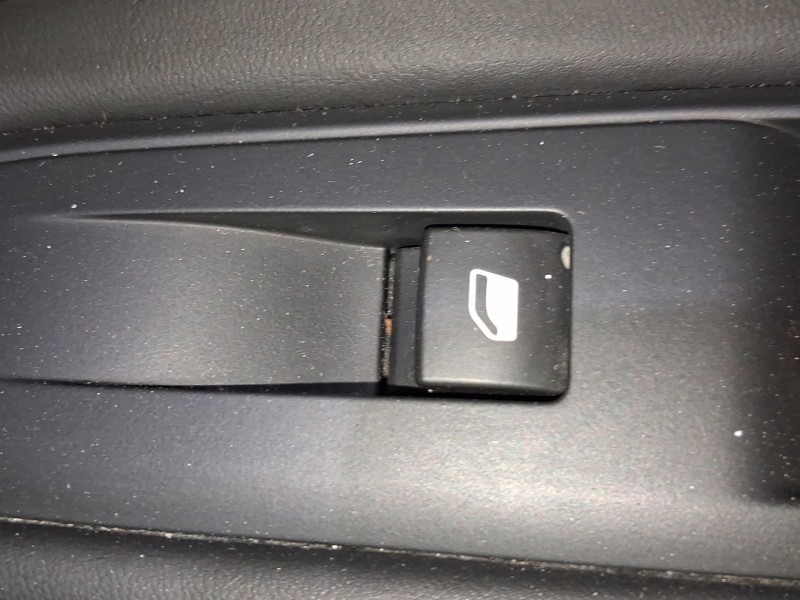 Recambio de mando elevalunas trasero derecho para peugeot 3008 ii suv (mc_, mr_, mj_, m4_) 1.5 bluehdi 130 referencia OEM IAM 98