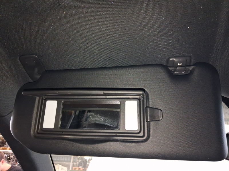 Recambio de parasol izquierdo para peugeot 3008 ii suv (mc_, mr_, mj_, m4_) 1.5 bluehdi 130 referencia OEM IAM 98284442ZD  