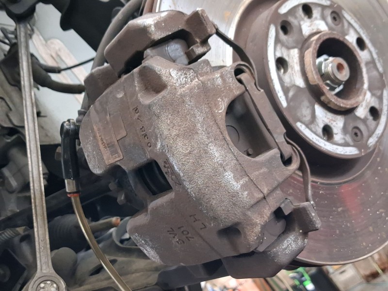 Recambio de pinza freno delantera derecha para peugeot 3008 ii suv (mc_, mr_, mj_, m4_) 1.5 bluehdi 130 referencia OEM IAM 16926