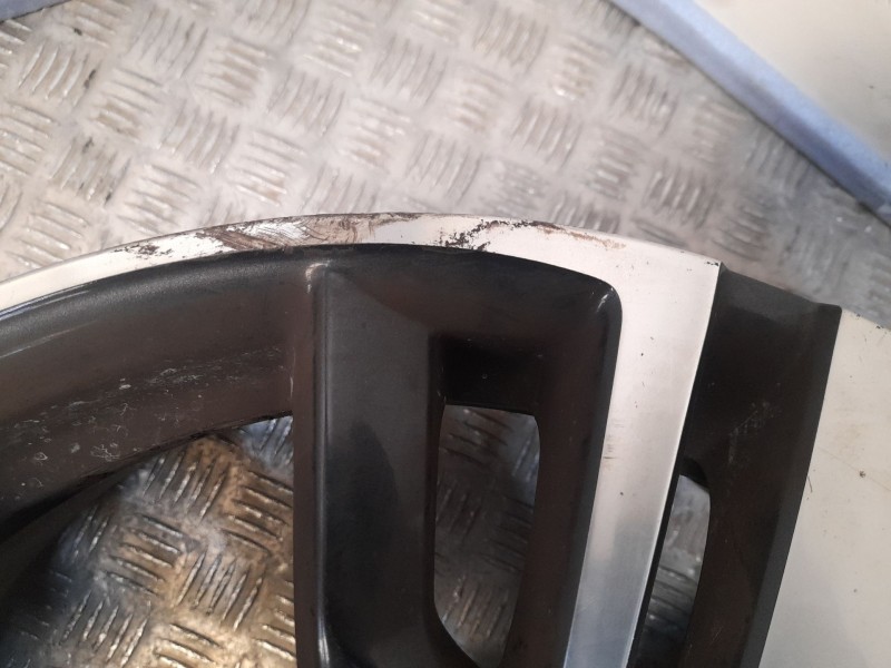 Recambio de llanta aluminio para peugeot 3008 ii suv (mc_, mr_, mj_, m4_) hybrid referencia OEM IAM 7X18 5 TORN ET49 ROZADA ALUM