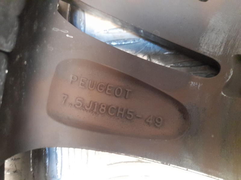 Recambio de llanta aluminio para peugeot 3008 ii suv (mc_, mr_, mj_, m4_) hybrid referencia OEM IAM 7X18 5 TORN ET49 ROZADA ALUM