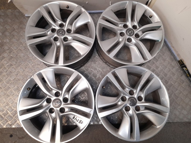 Recambio de juego llantas aluminio para opel meriva b monospace (s10) 1.6 cdti (75) referencia OEM IAM 7X17 5 TORN ET35 ROZADAS 