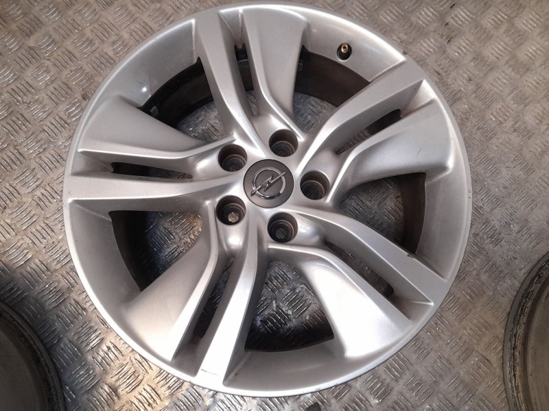 Recambio de juego llantas aluminio para opel meriva b monospace (s10) 1.6 cdti (75) referencia OEM IAM 7X17 5 TORN ET35 ROZADAS 