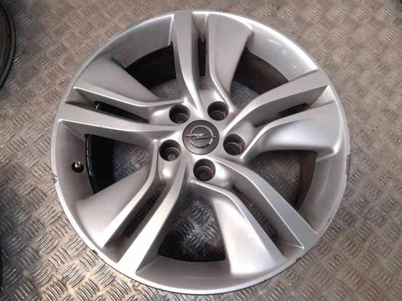 Recambio de juego llantas aluminio para opel meriva b monospace (s10) 1.6 cdti (75) referencia OEM IAM 7X17 5 TORN ET35 ROZADAS 