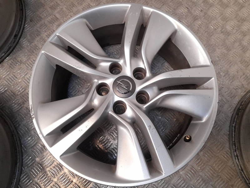 Recambio de juego llantas aluminio para opel meriva b monospace (s10) 1.6 cdti (75) referencia OEM IAM 7X17 5 TORN ET35 ROZADAS 