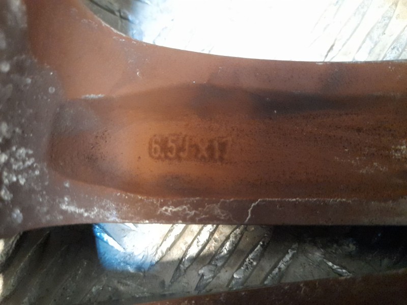 Recambio de llanta aluminio para hyundai ix35 (lm, el, elh) 1.6 referencia OEM IAM 6.5X17 5 TORN ET51 ROZADA ALUMINIO