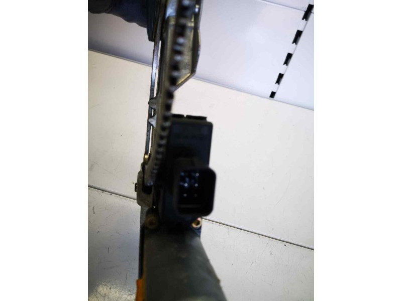 Recambio de elevalunas delantero izquierdo para opel astra g berlina 2.0 dti referencia OEM IAM 90521881  6 PINS