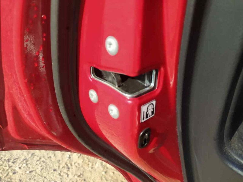 Recambio de cerradura puerta trasera izquierda para toyota rav 4 exclusive referencia OEM IAM 6906042021 MONTADA EN PUERTA 