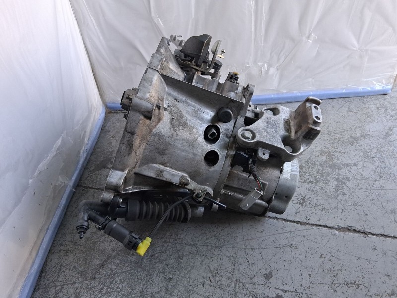 Recambio de caja cambios para peugeot 3008 ii suv (mc_, mr_, mj_, m4_) 1.6 bluehdi 100 referencia OEM IAM 20ET51 1620293880 9553