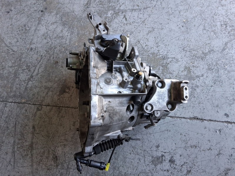 Recambio de caja cambios para peugeot 3008 ii suv (mc_, mr_, mj_, m4_) 1.6 bluehdi 100 referencia OEM IAM 20ET51 1620293880 9553