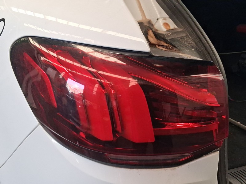 Recambio de piloto trasero izquierdo exterior para mg hs (as23) 1.5 t (sas23) referencia OEM IAM 10823343  