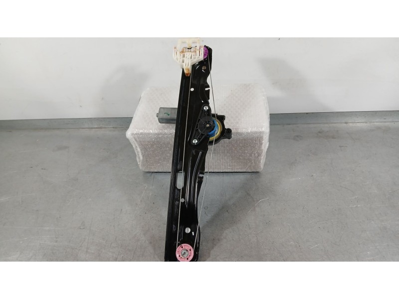 Recambio de elevalunas trasero derecho para bmw x1 (f48) sdrive 18 d referencia OEM IAM 51357490200  