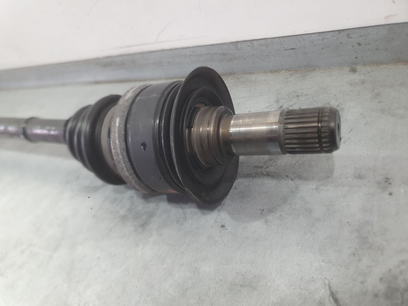 Recambio de transmision trasera izquierda para bmw 1 (f21) 116 d referencia OEM IAM 33207624205  