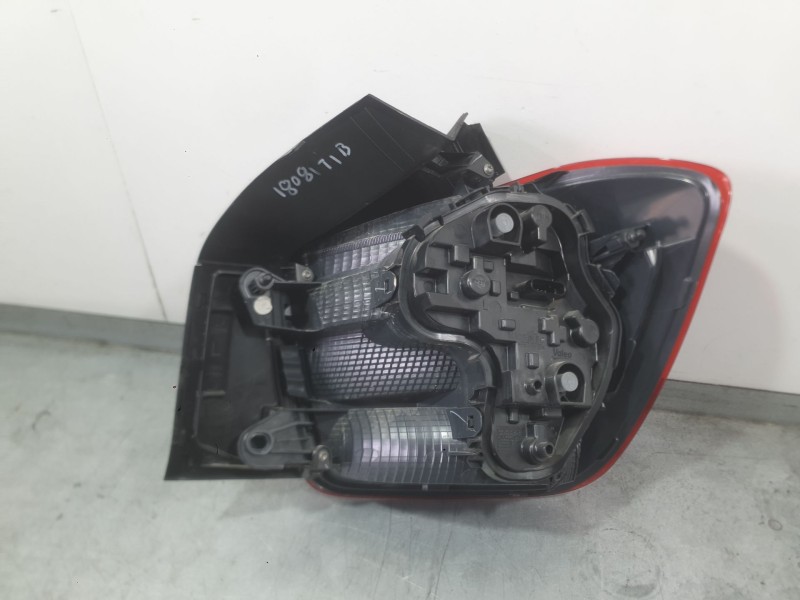 Recambio de piloto trasero izquierdo para bmw 1 (f21) 116 d referencia OEM IAM 63217270095  