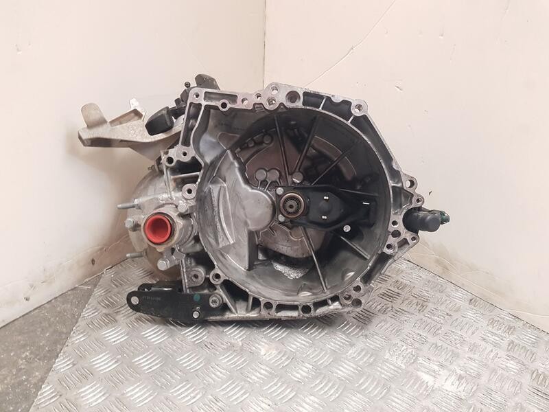 Recambio de caja cambios para opel corsa f elegance referencia OEM IAM 20V257 1137613 6 VELOCIDADES