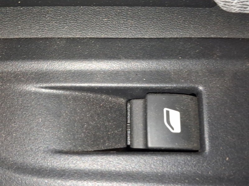 Recambio de mando elevalunas trasero derecho para citroën c4 iii (ba_, bb_, bc_) 1.2 puretech 130 (bahnsa, bahnsb) referencia OE