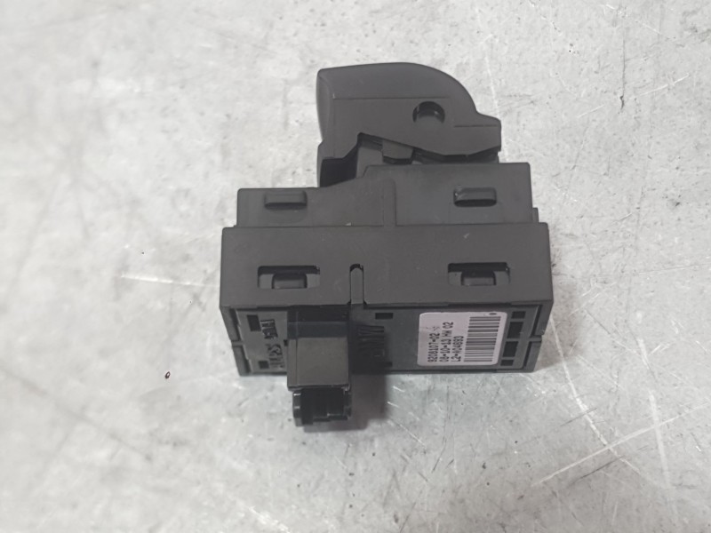 Recambio de mando elevalunas delantero derecho para bmw 1 (f21) 116 d referencia OEM IAM 61319208107  