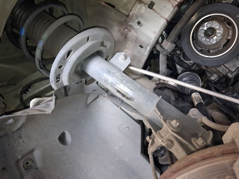 Recambio de amortiguador delantero derecho para citroën c4 iii (ba_, bb_, bc_) 1.2 puretech 130 (bahnsa, bahnsb) referencia OEM 