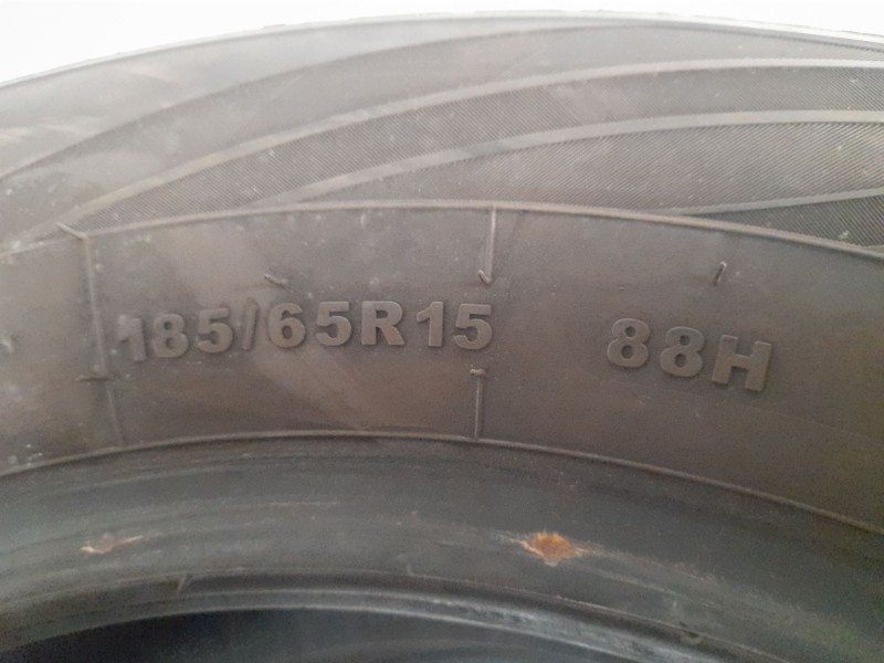 Recambio de neumatico pareja para neumaticos reutilizados - referencia OEM IAM 185651588H GTRADIAL 185/65/15/88H