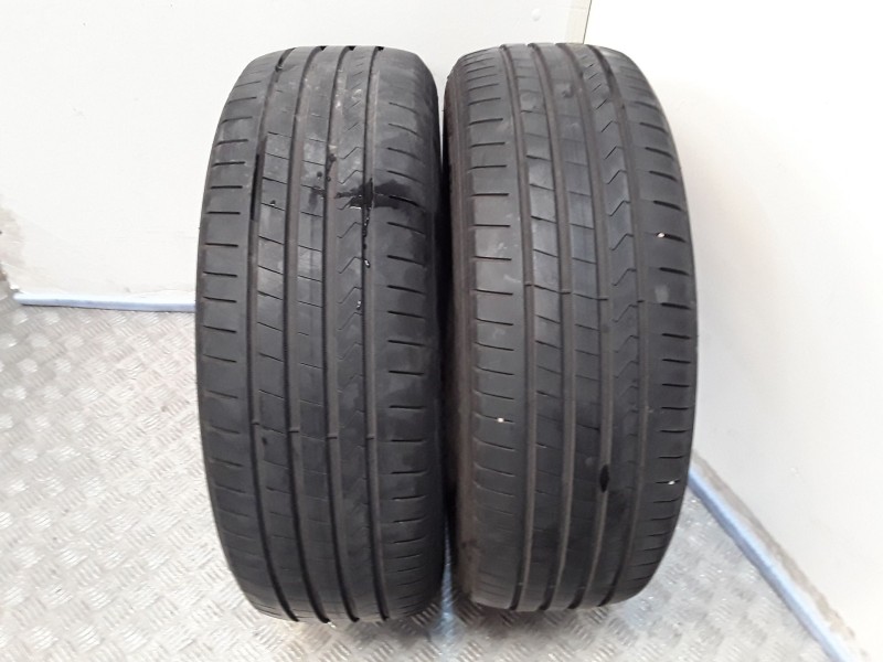 Recambio de neumatico pareja para neumaticos reutilizados - referencia OEM IAM 225601799V HANKOOK 225601799V